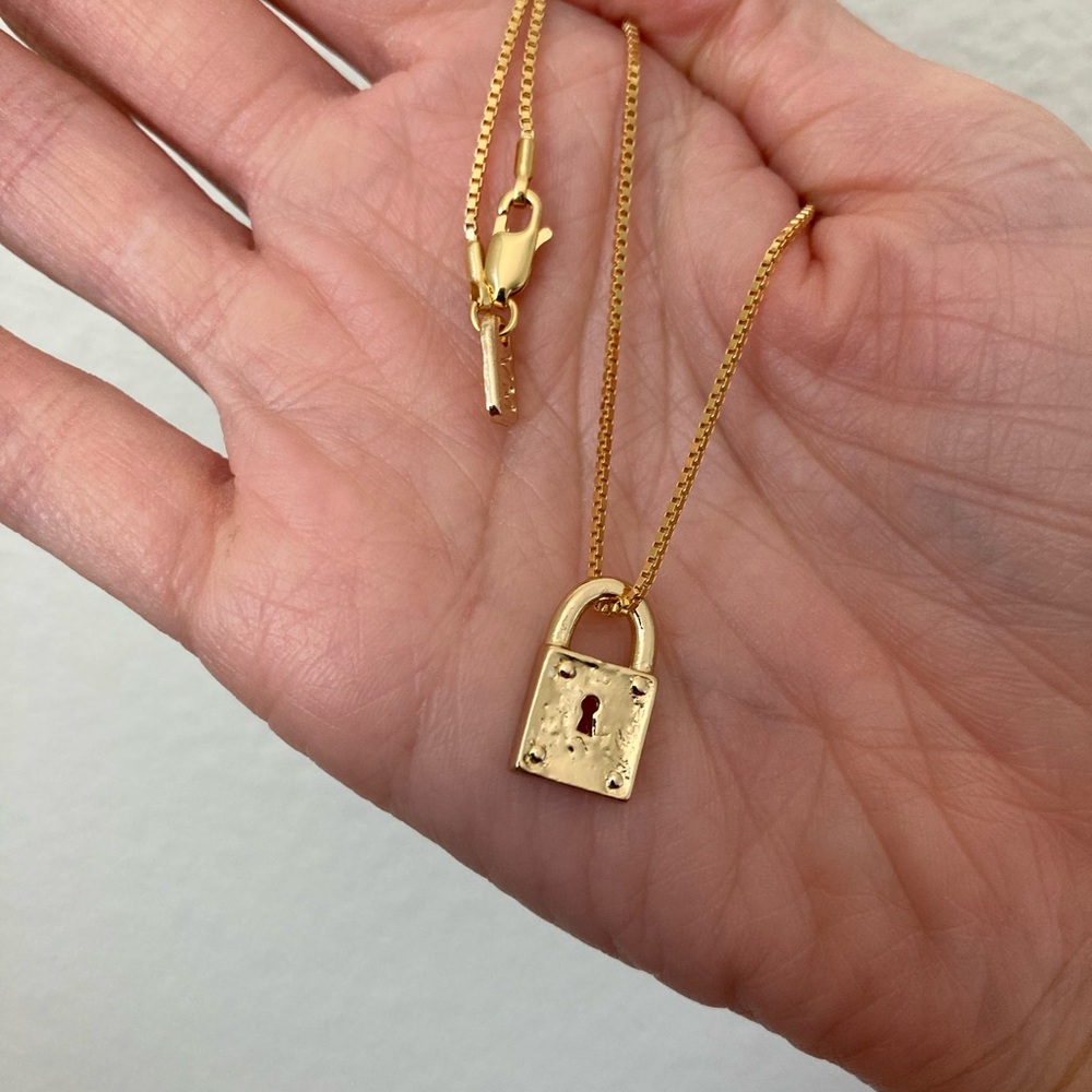 New Vanessa Mooney Gold Lock Pendant Necklace gold locket lock charm jewelry